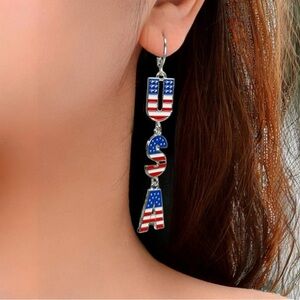 Americana 🇺🇸 USA Flag Dangle Earrings silver tone NWOT